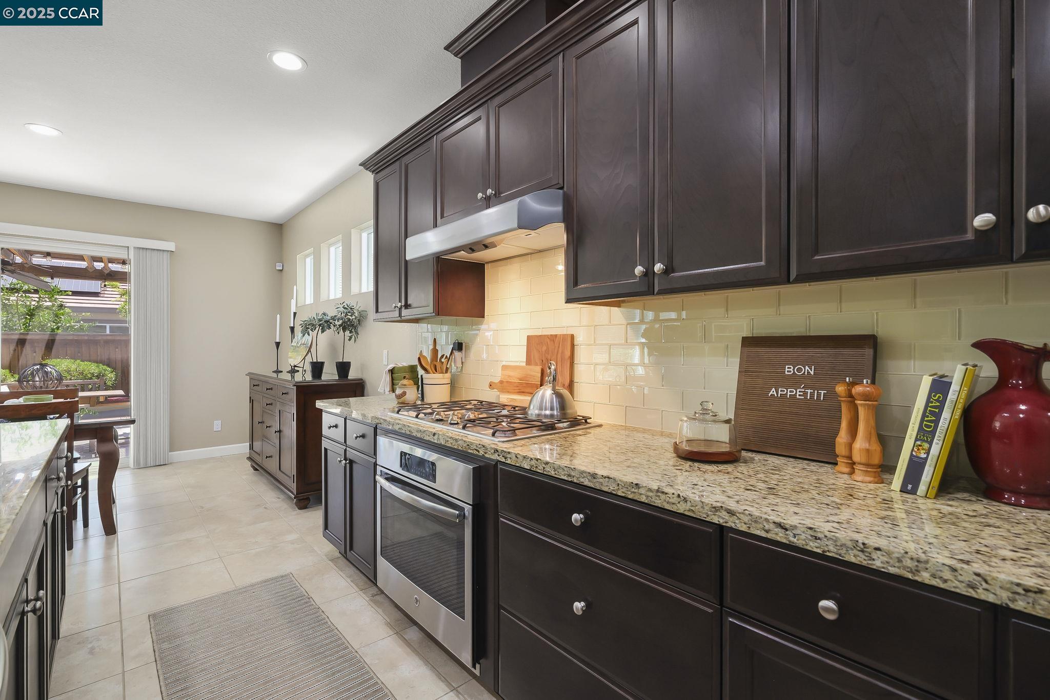 490 Stratford Ct, Brentwood