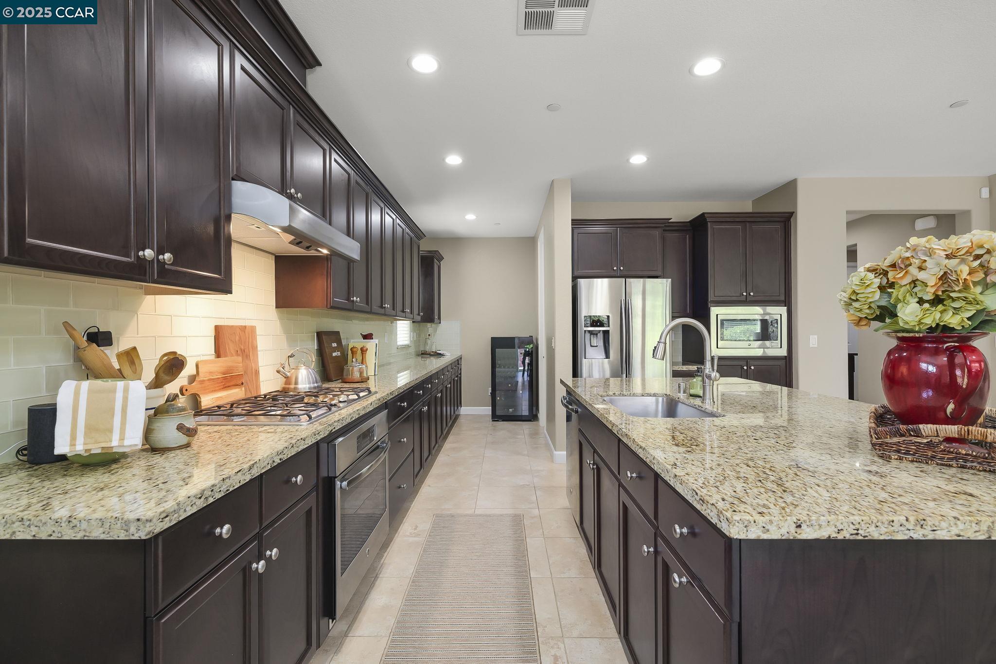 490 Stratford Ct, Brentwood