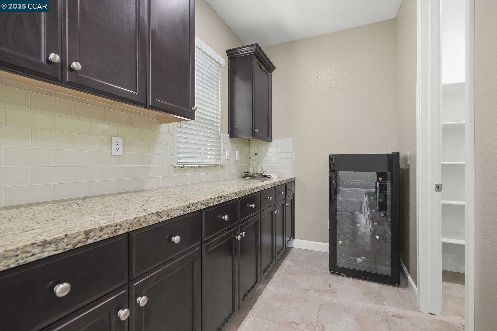 490 Stratford Ct, Brentwood