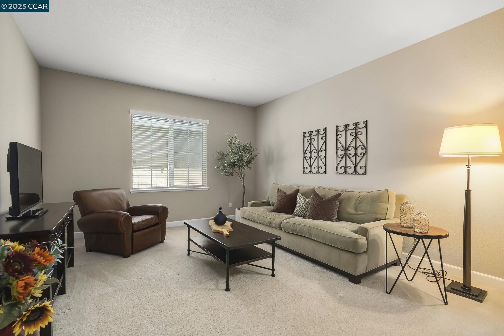 490 Stratford Ct, Brentwood