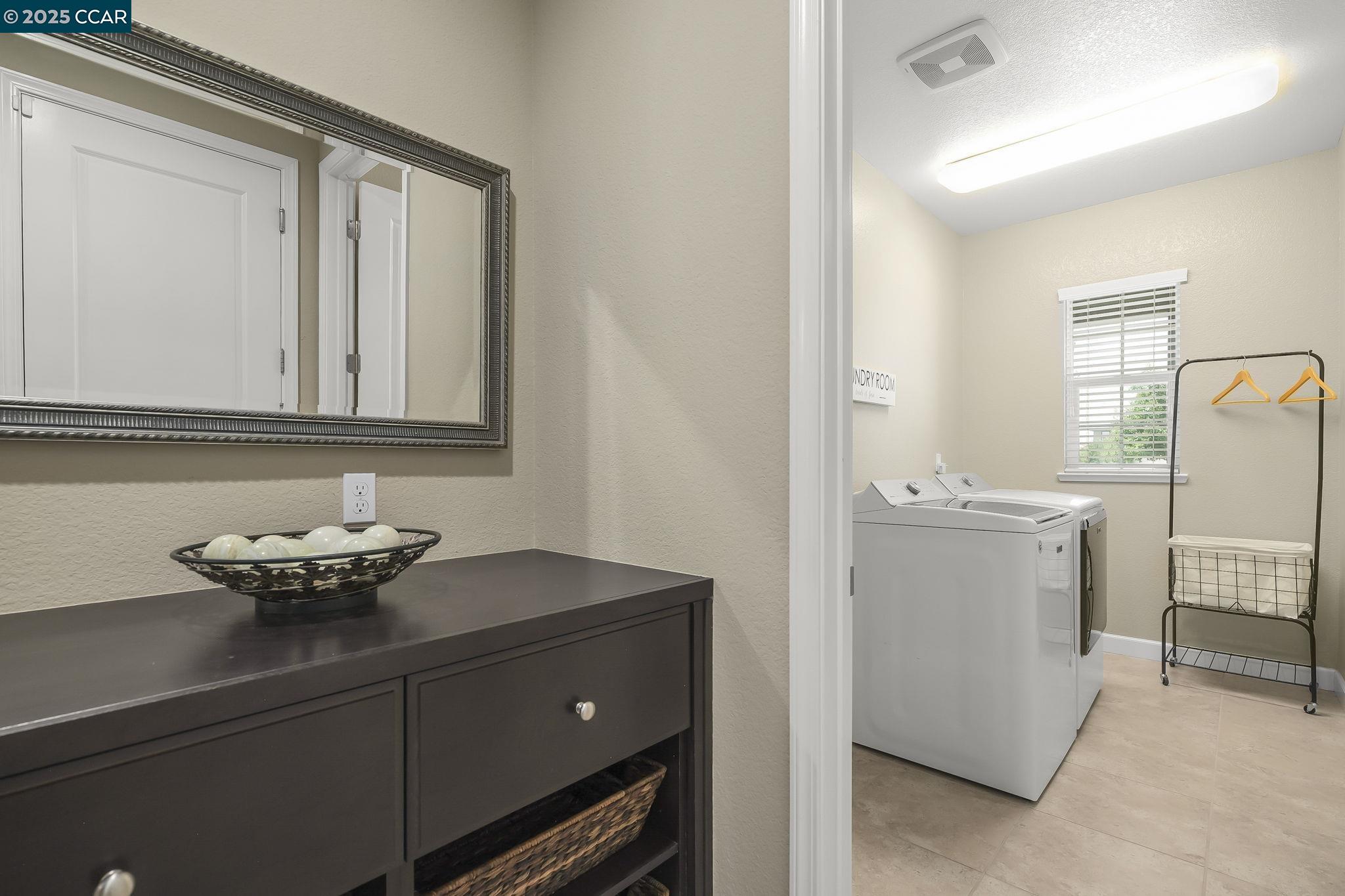 490 Stratford Ct, Brentwood