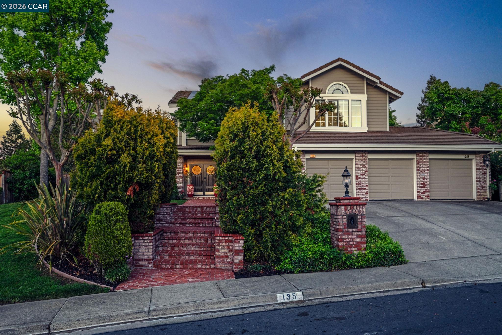 135 Crestridge Dr