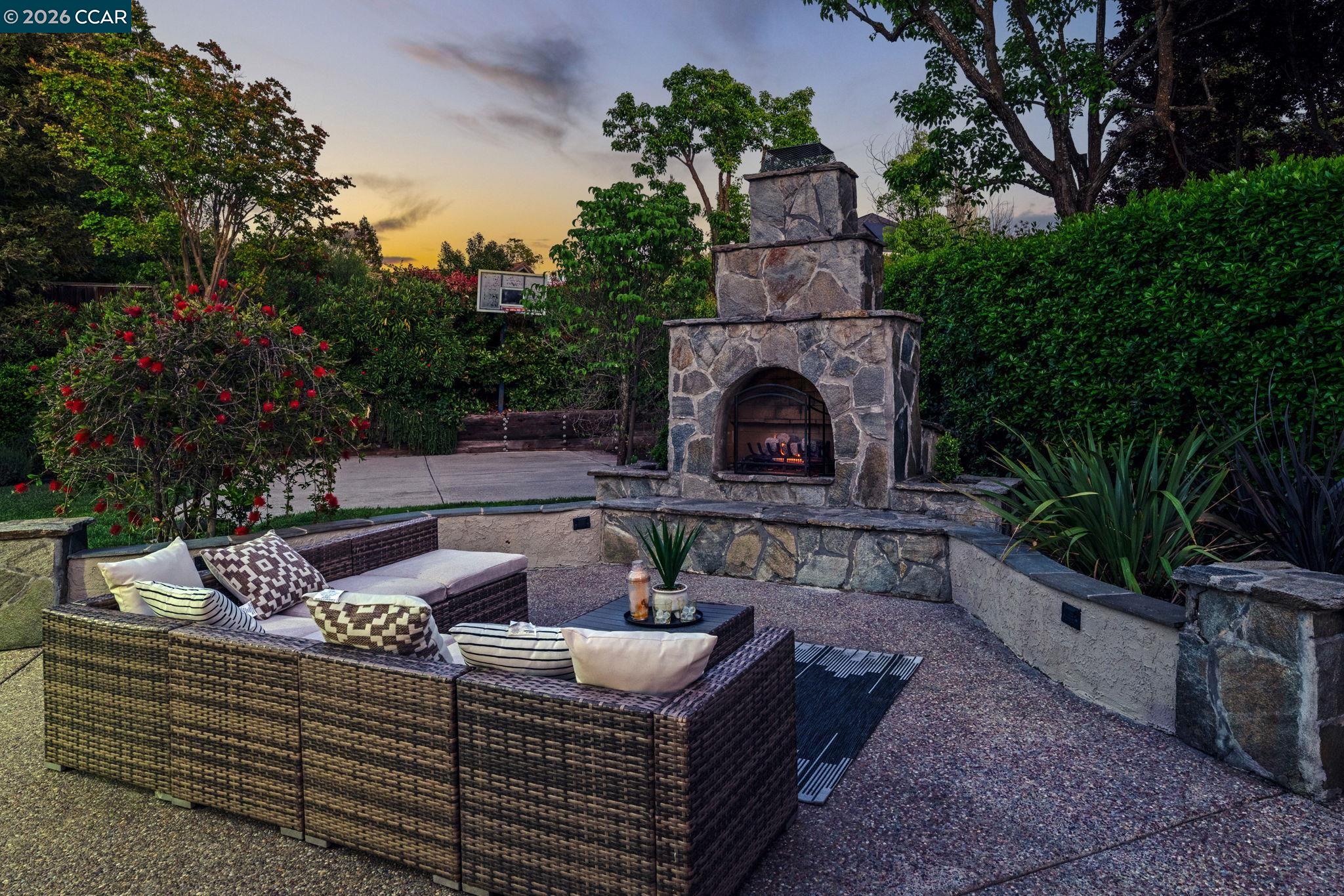 135 Crestridge Dr