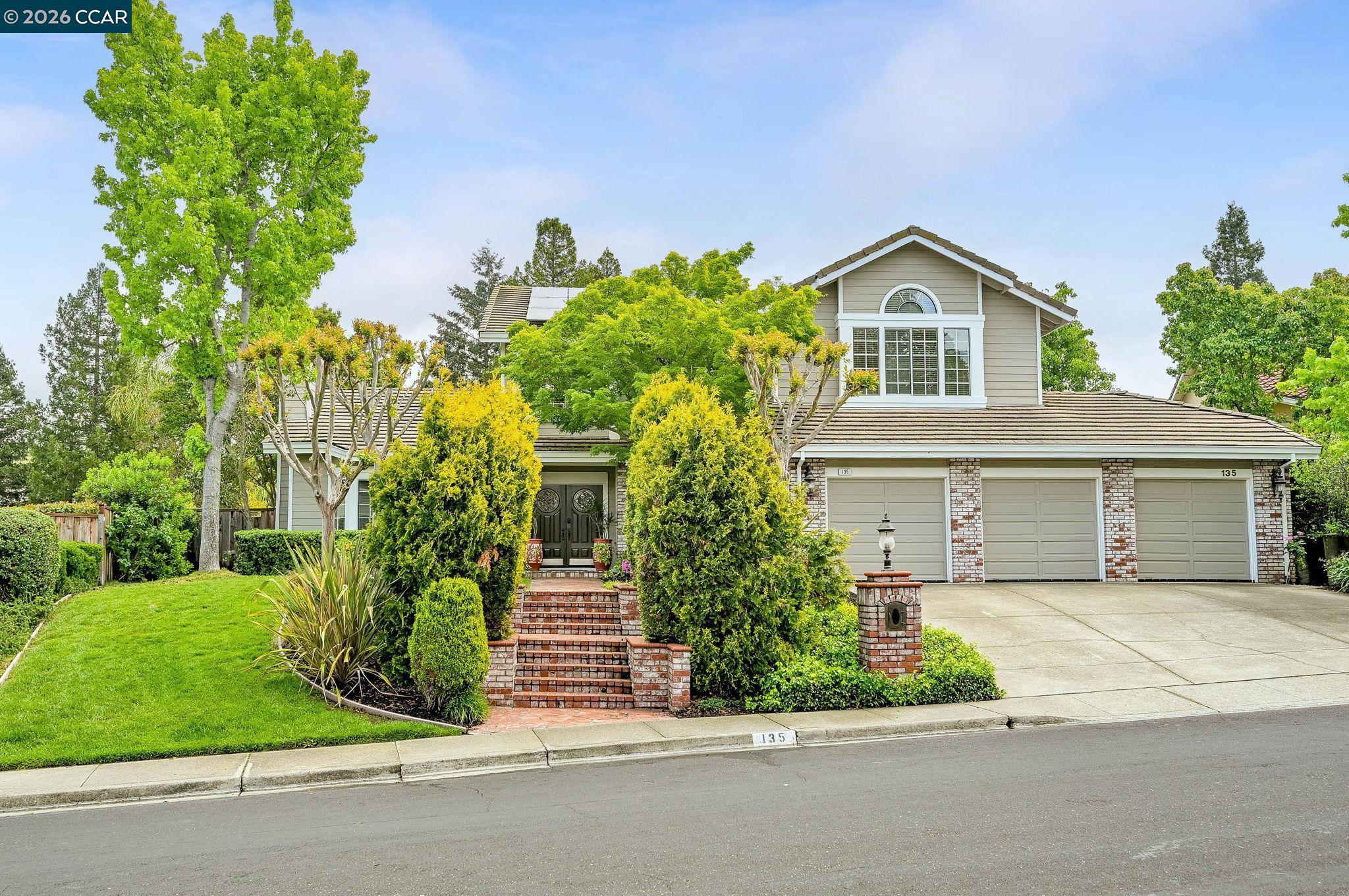 135 Crestridge Dr