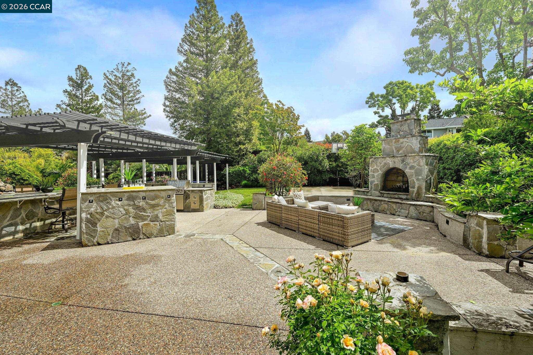 135 Crestridge Dr