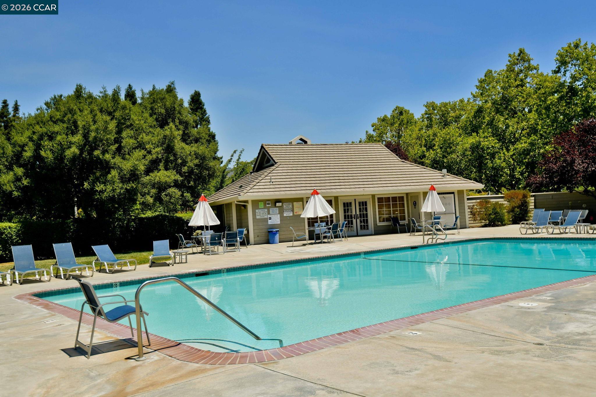 135 Crestridge Dr