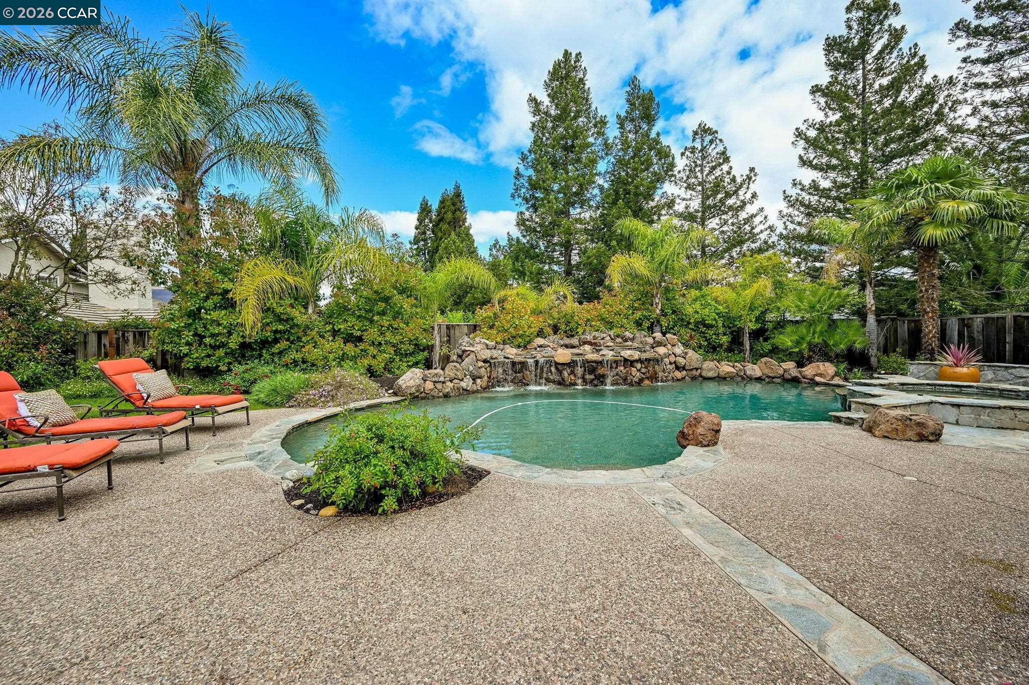 135 Crestridge Dr
