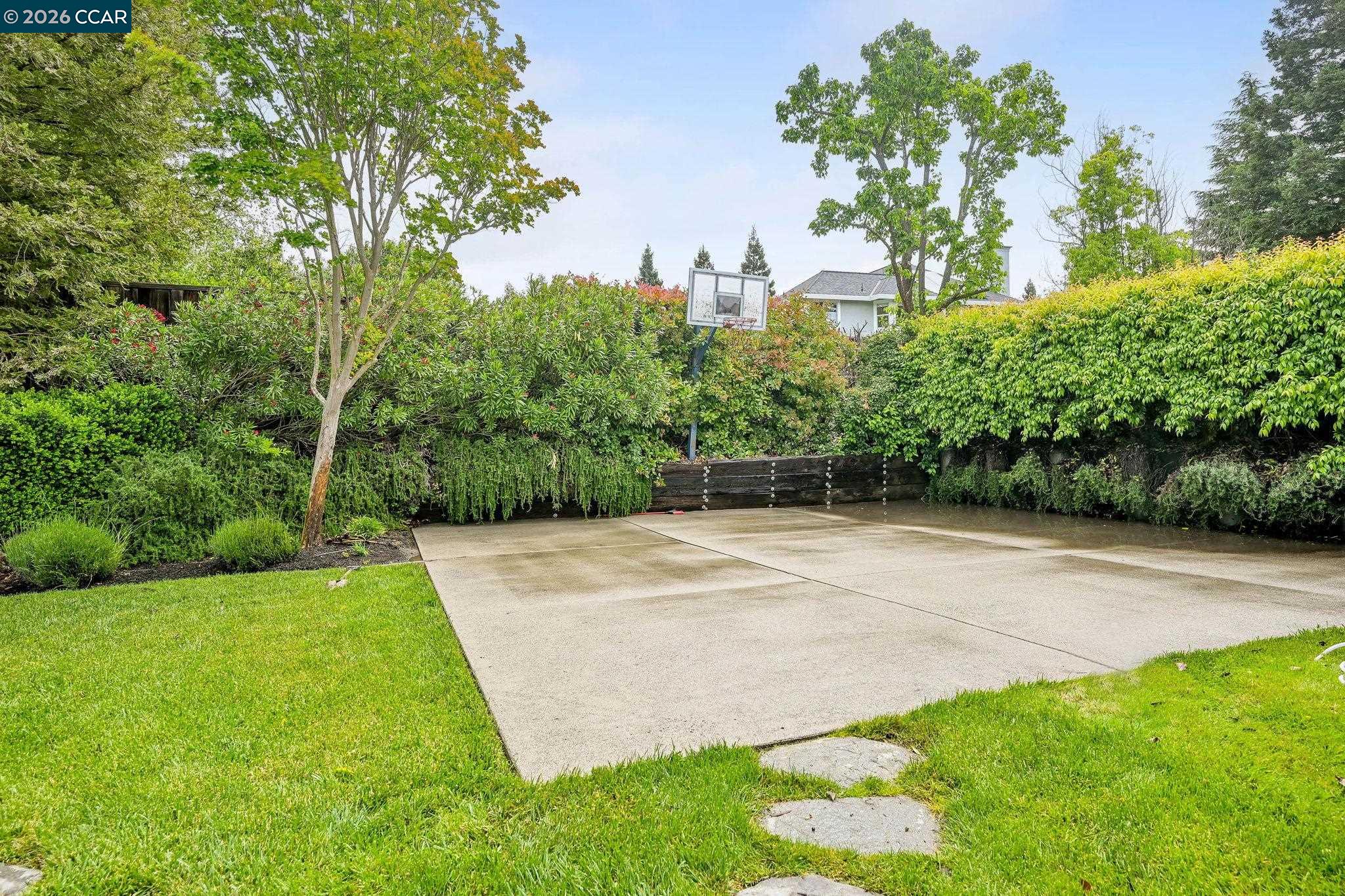 135 Crestridge Dr