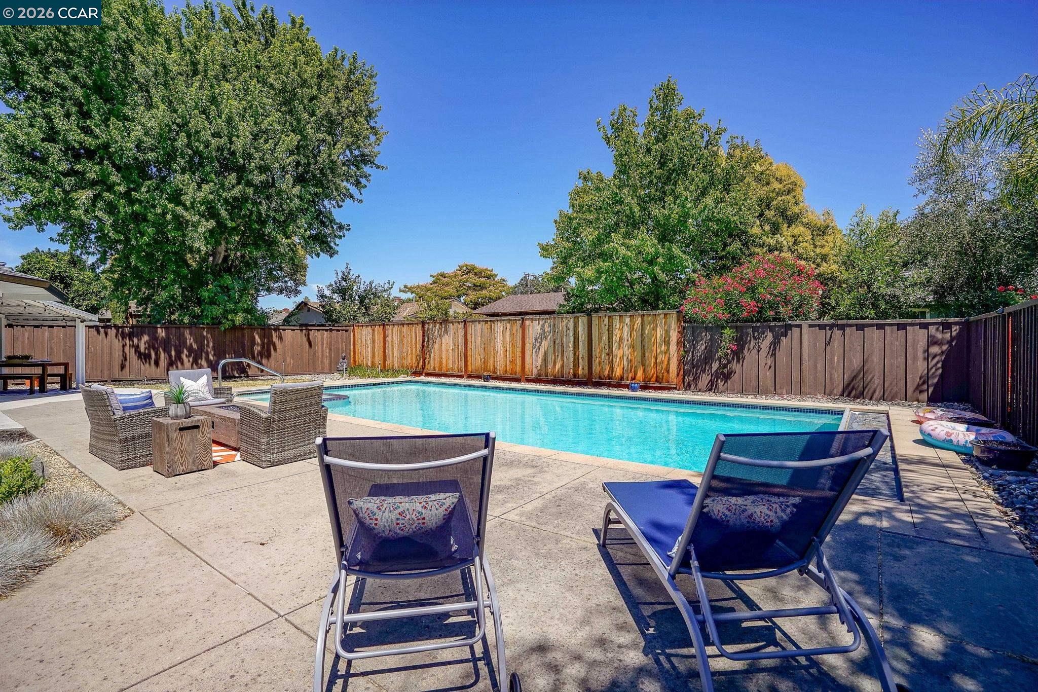 69 Fordham Ct
