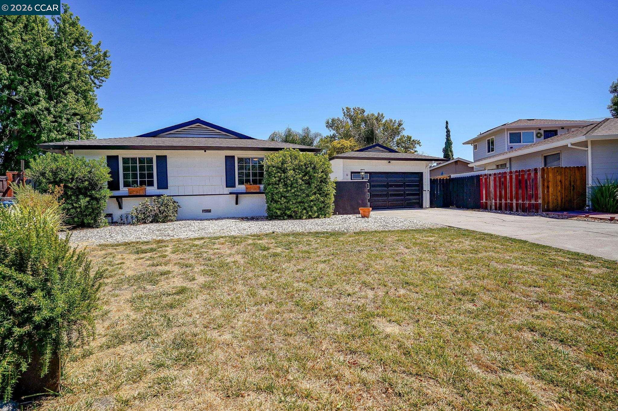 69 Fordham Ct
