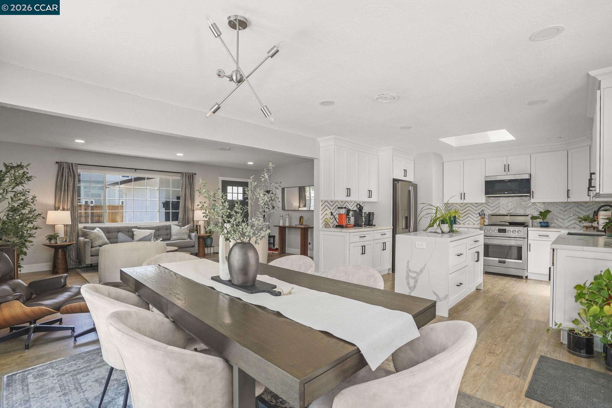 69 Fordham Ct