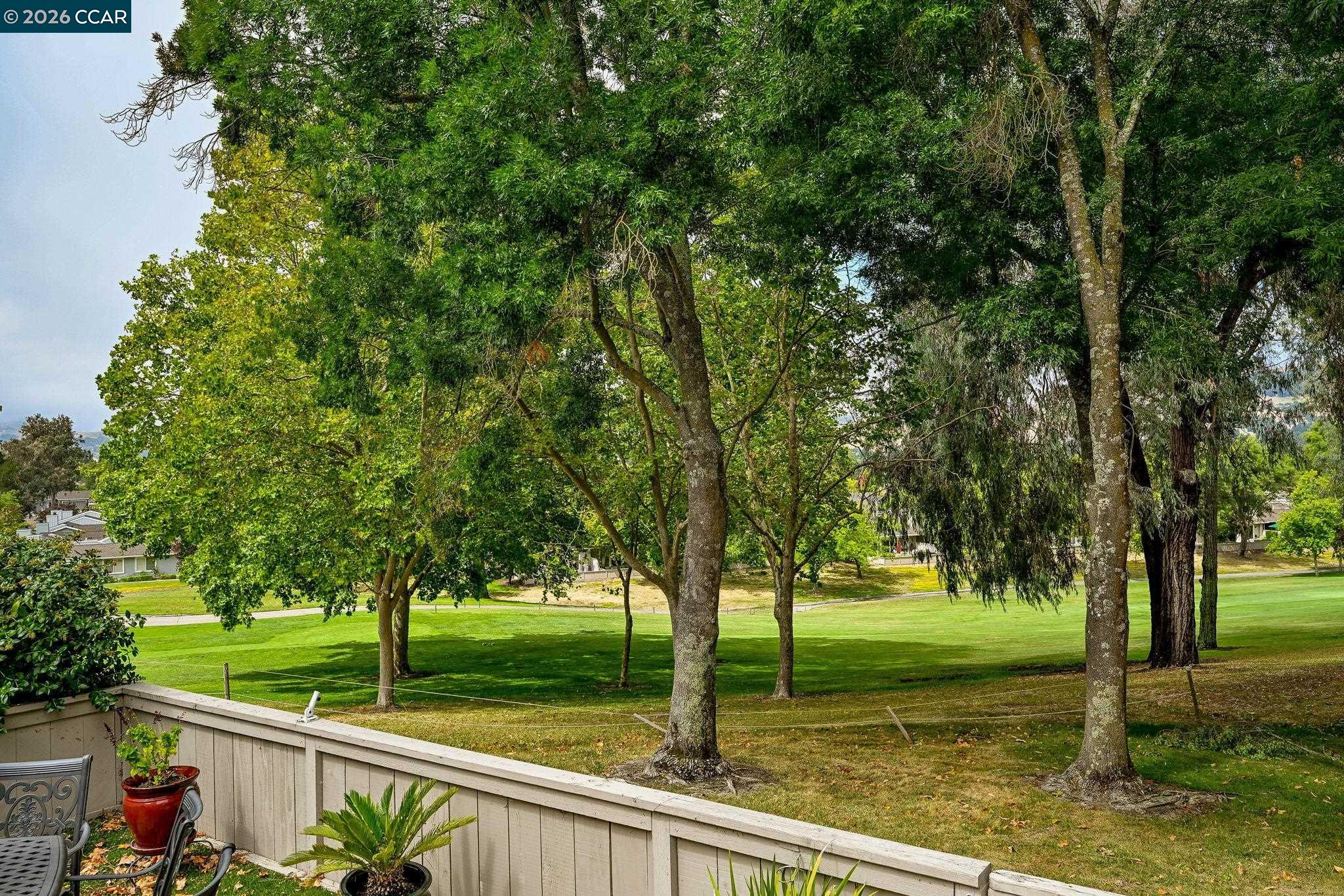 706 Lakeside Ct