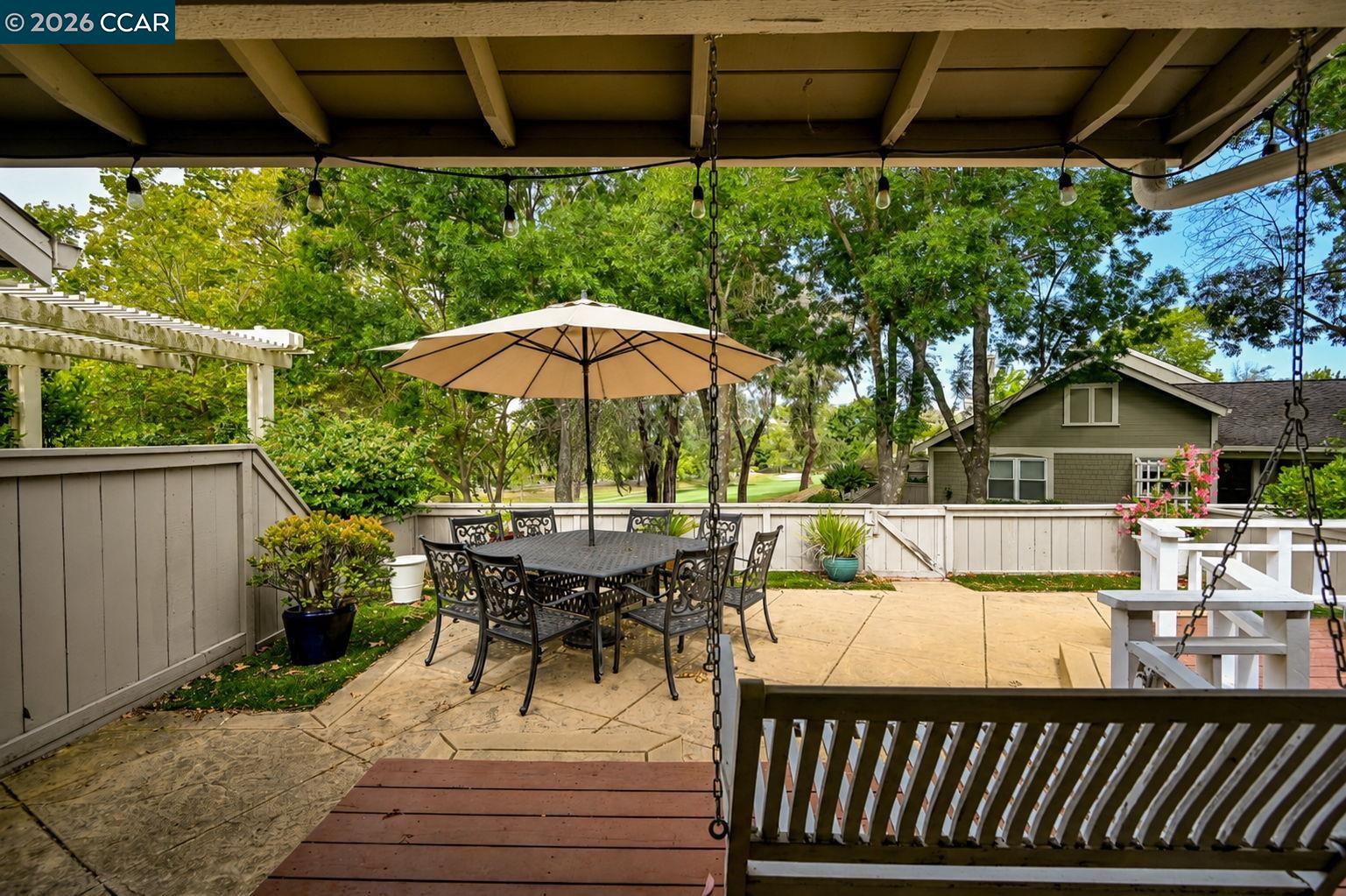 706 Lakeside Ct