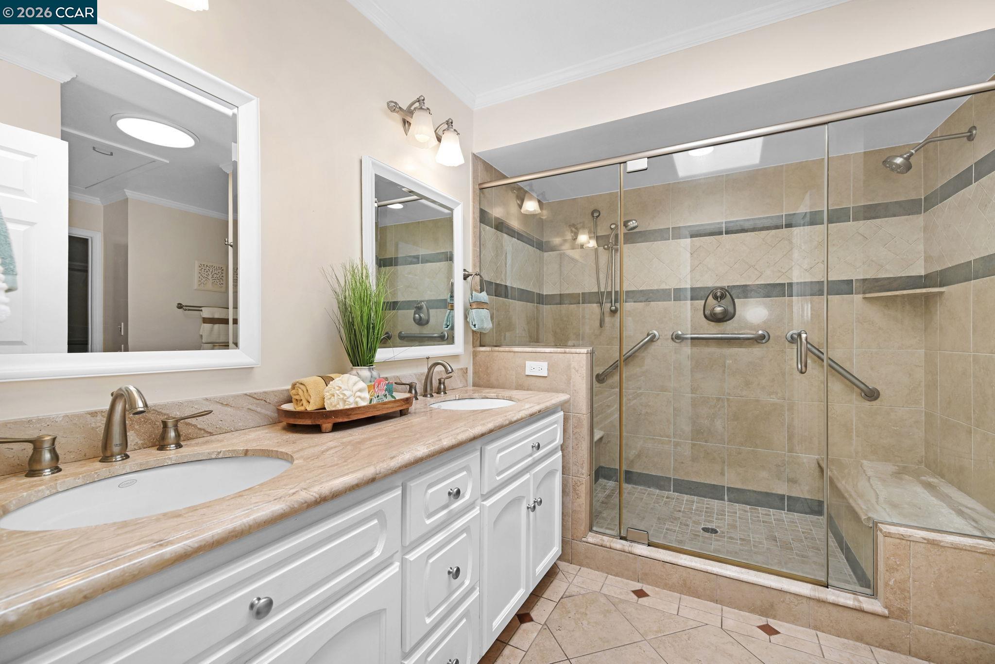 706 Lakeside Ct