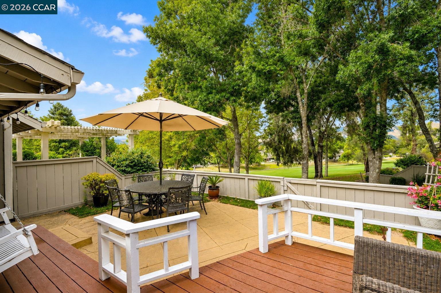 706 Lakeside Ct