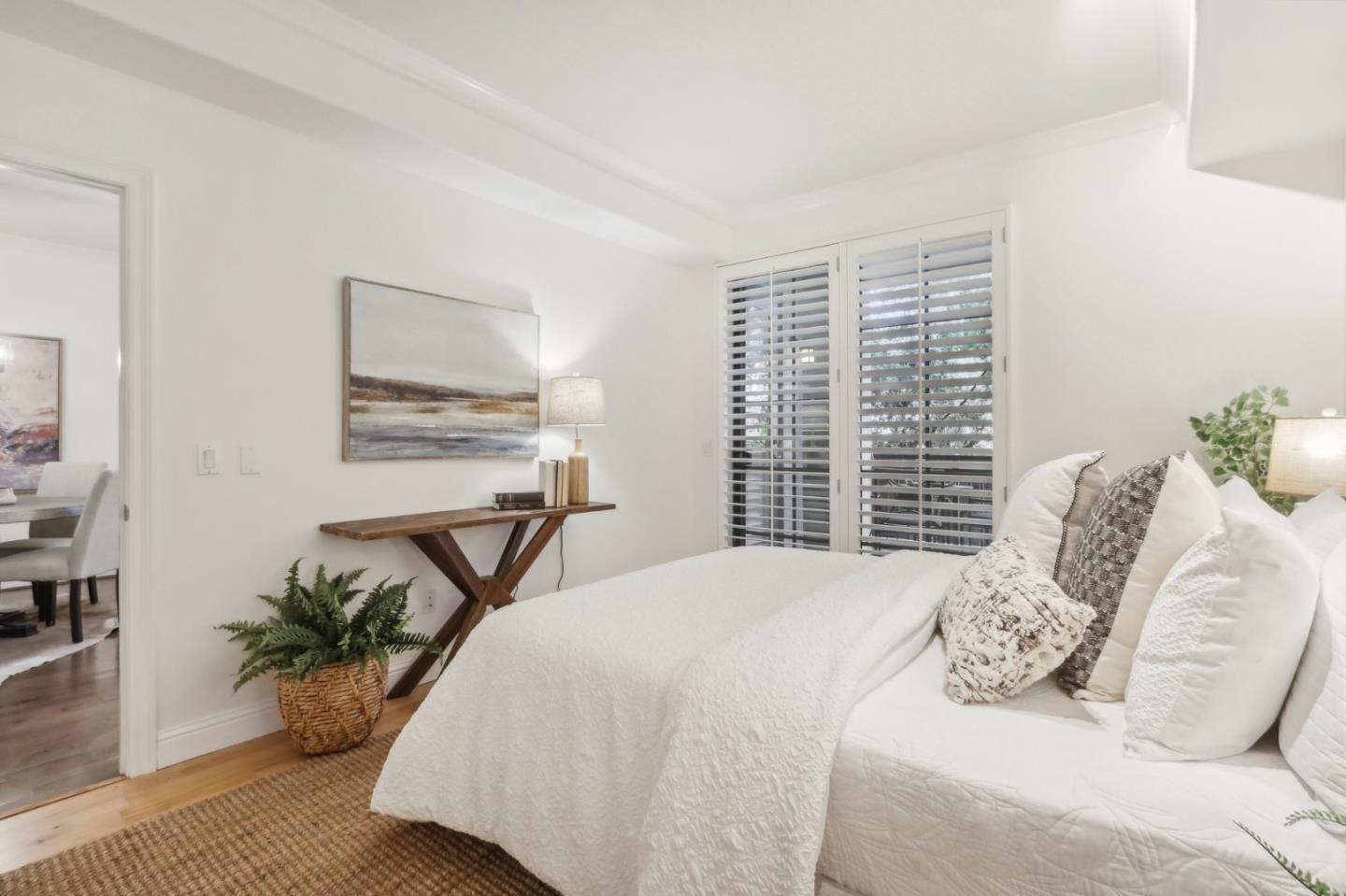 633 Elm ST 101