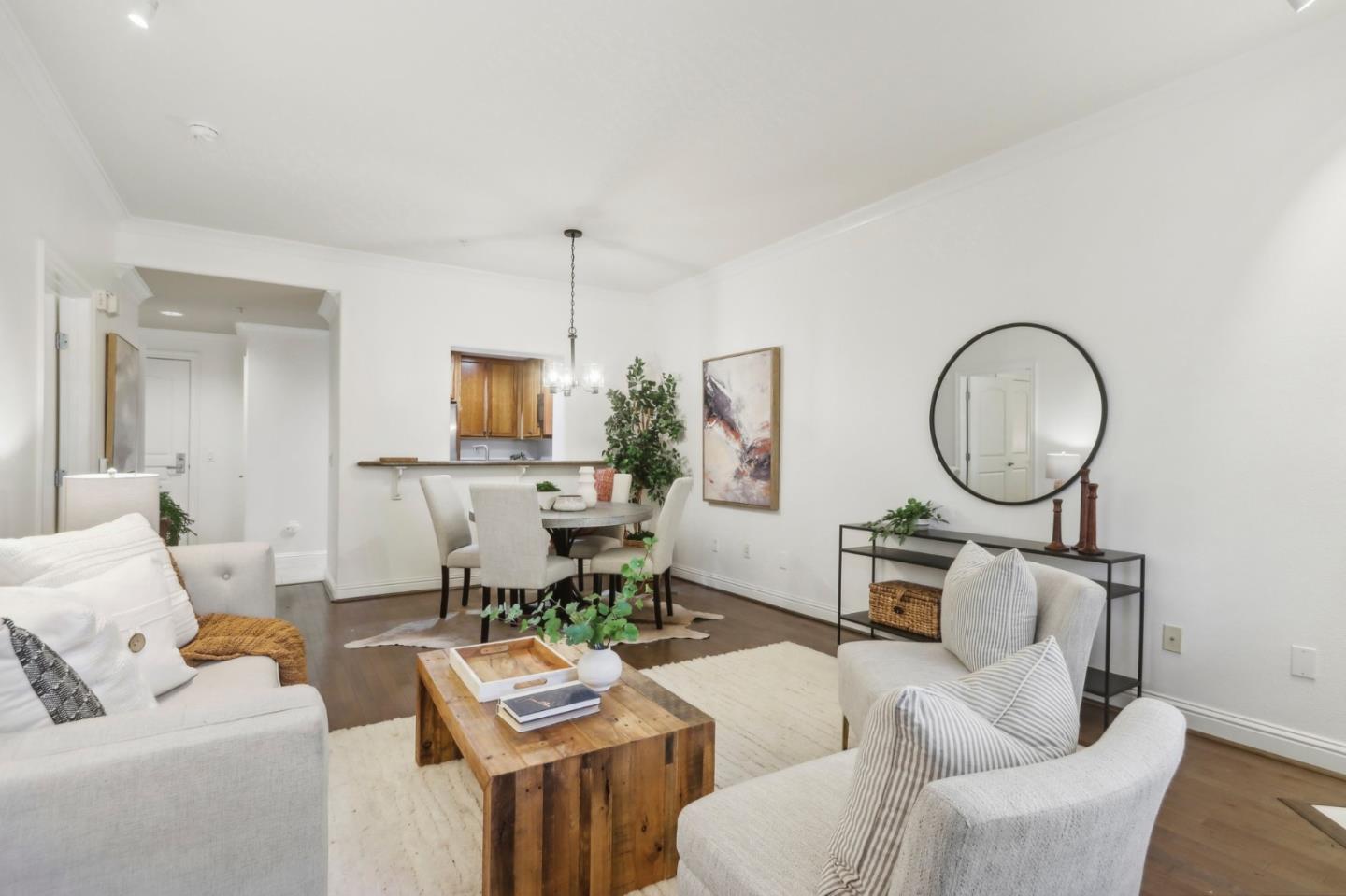 633 Elm ST 101