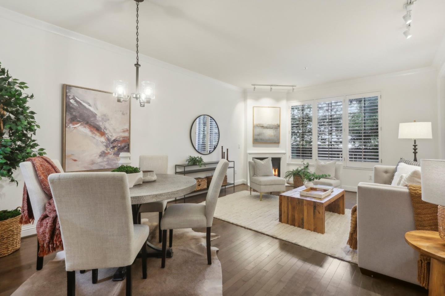 633 Elm ST 101