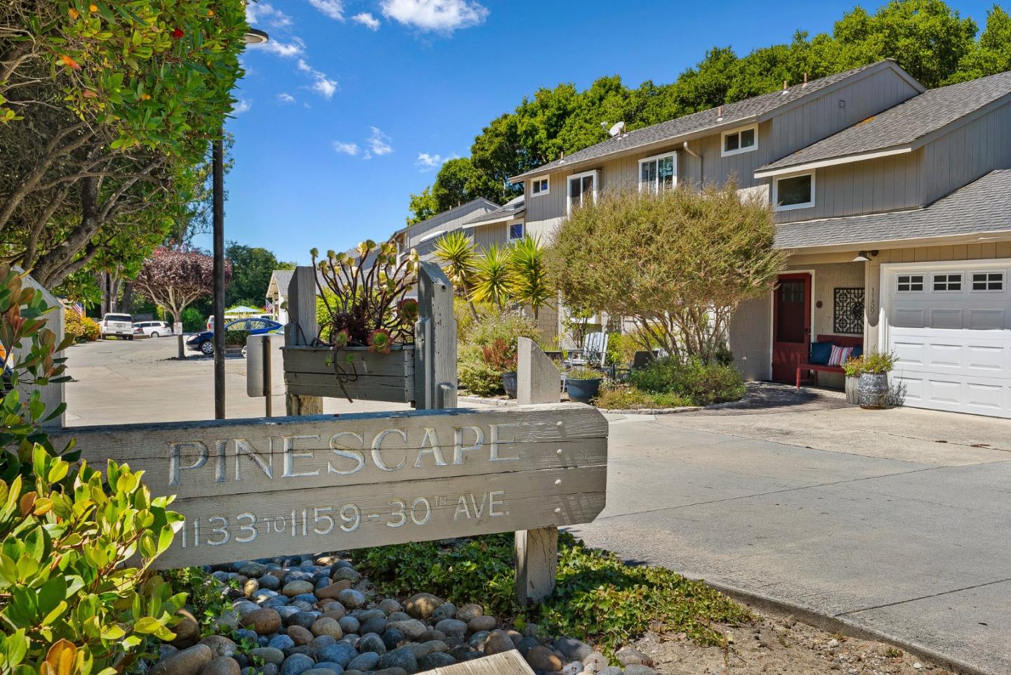 1153 30th AVE