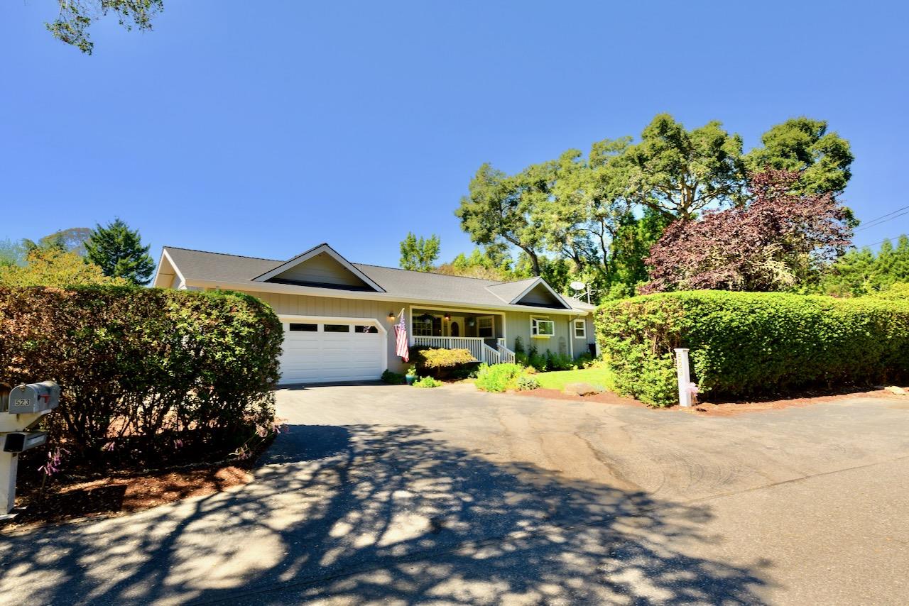 523 Sunridge DR