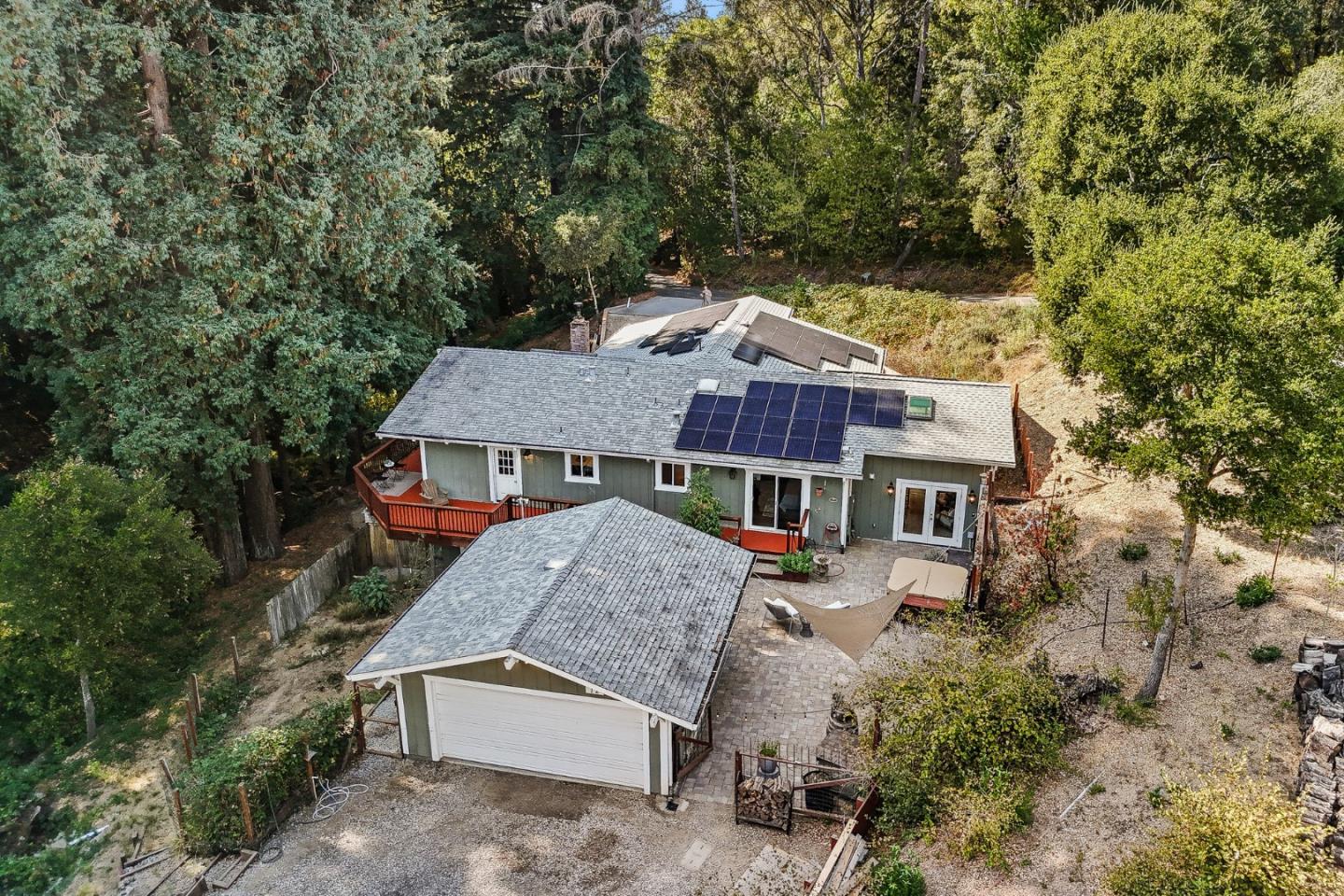 12 Crescent DR