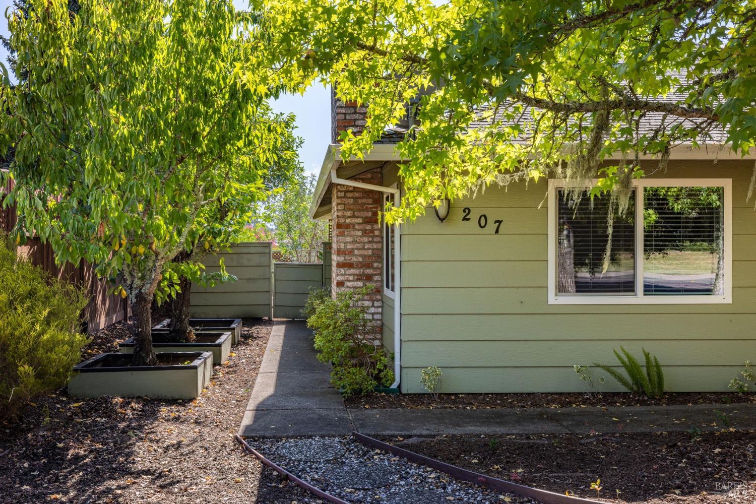 207 Mountain Vista Lane