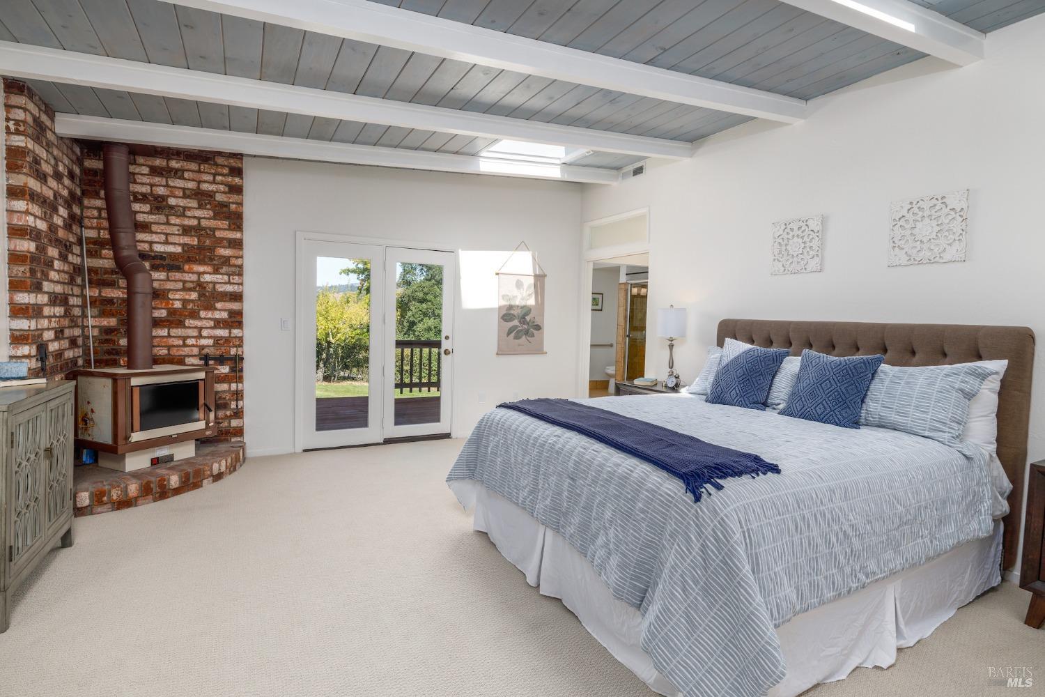 5047 Sonoma Mountain Road