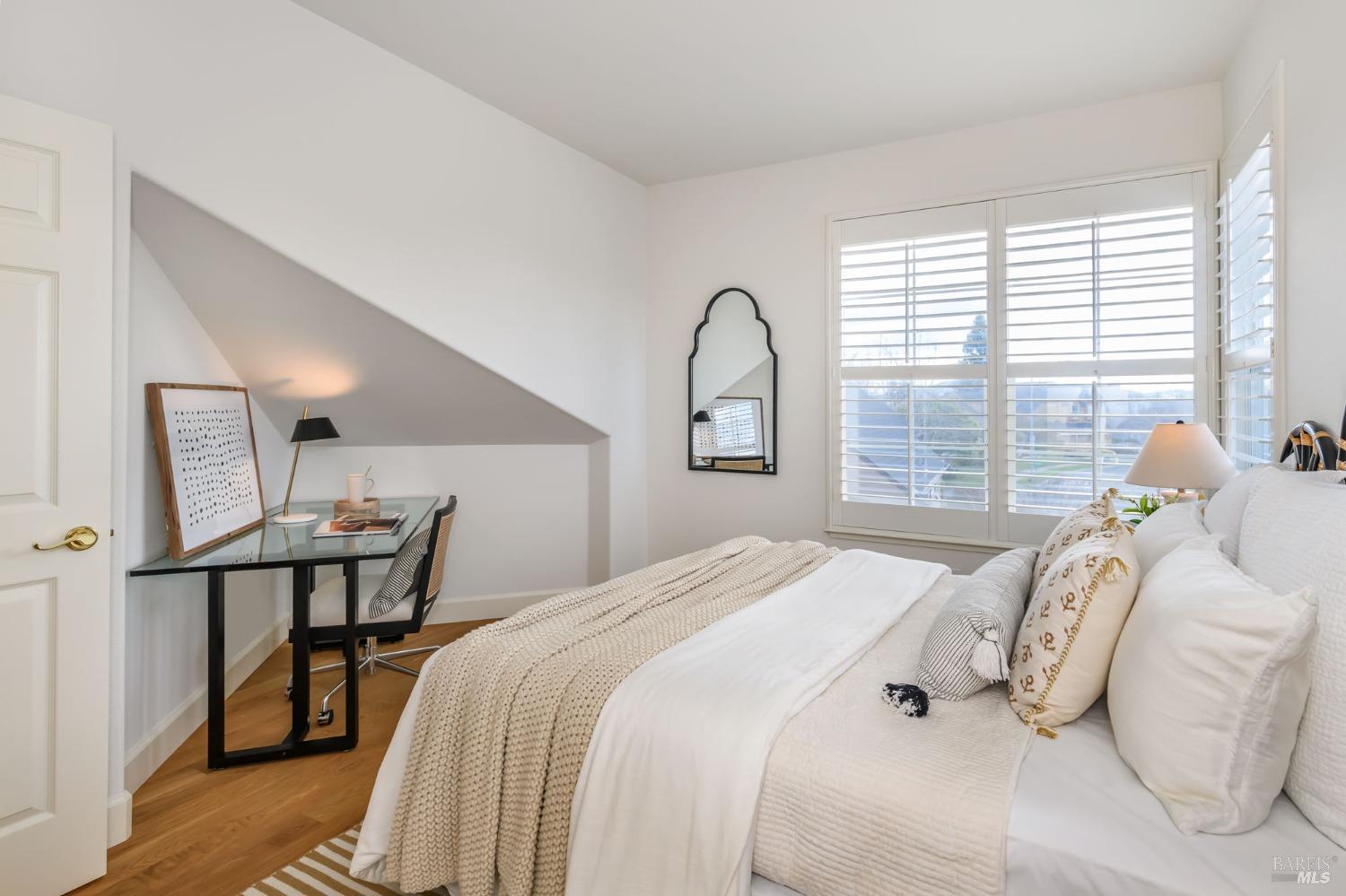 1908 Falcon Ridge Dr