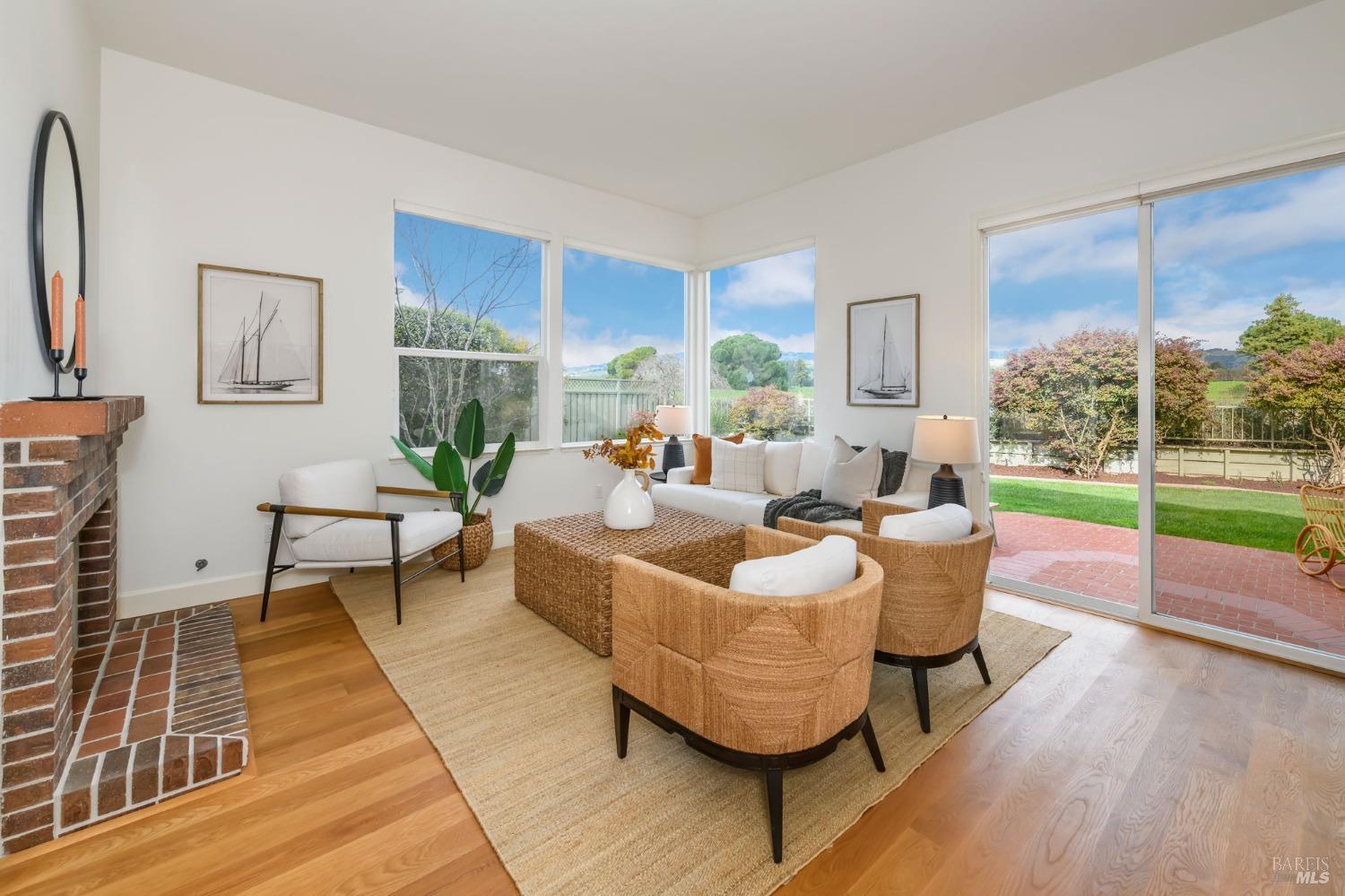 1908 Falcon Ridge Dr