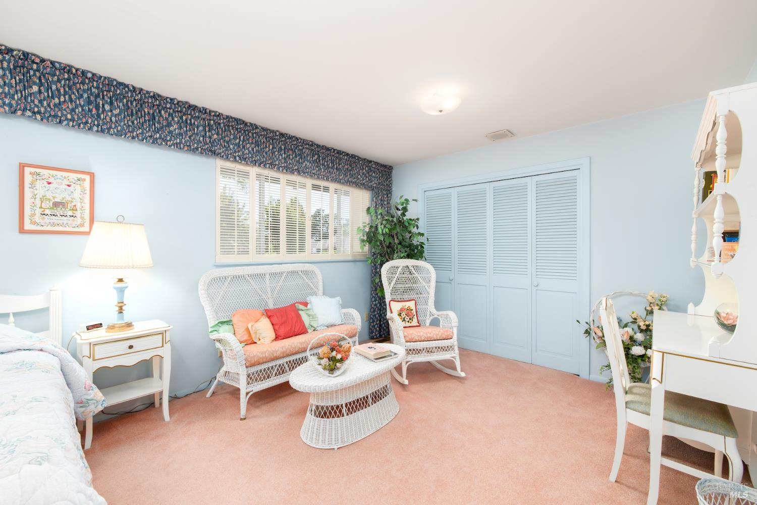 1671 E Foothill Drive