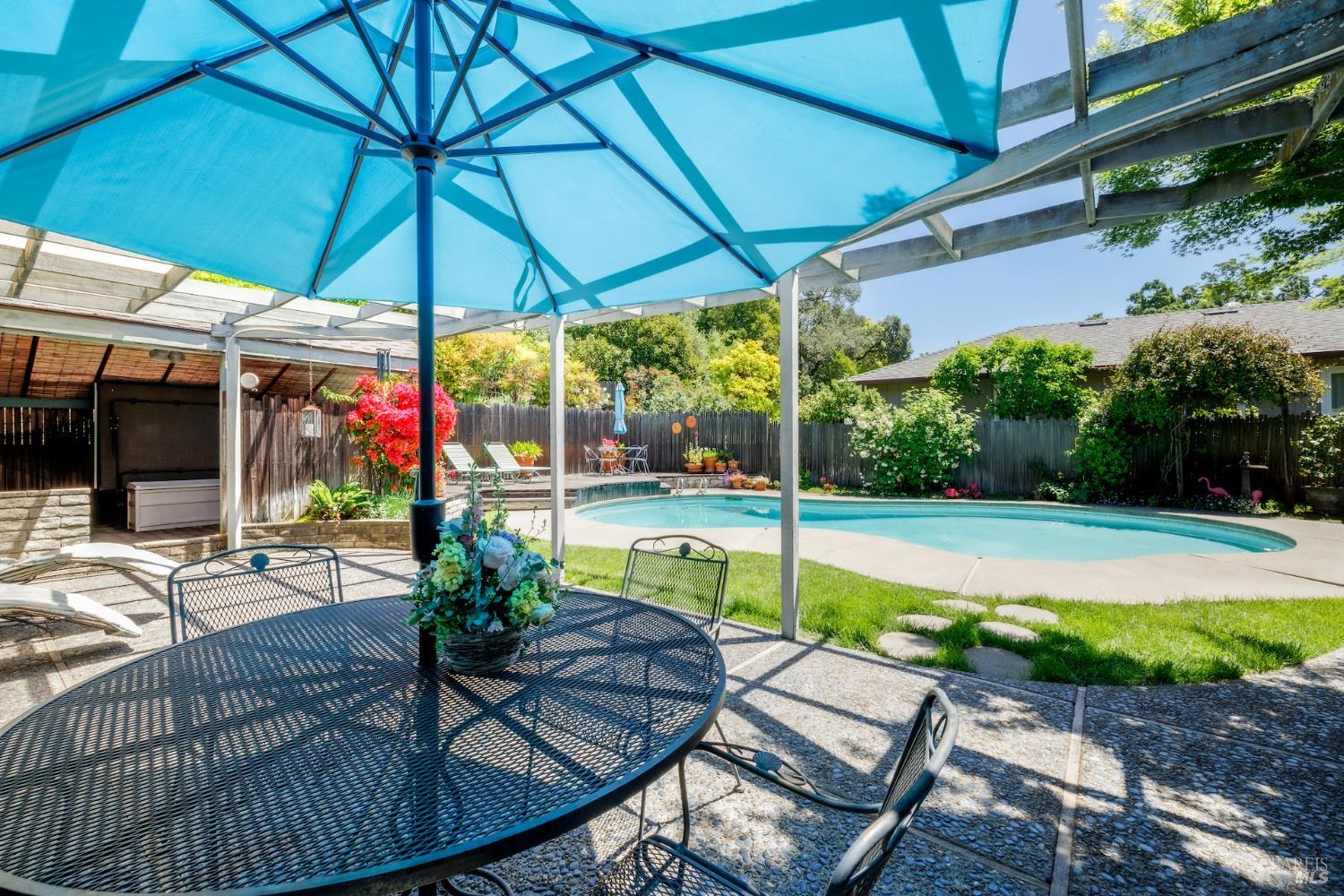 1671 E Foothill Drive