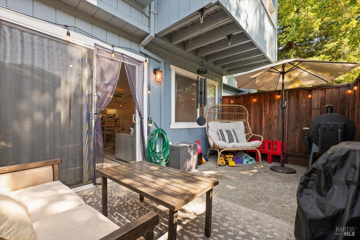 711 Racquet Club Circle