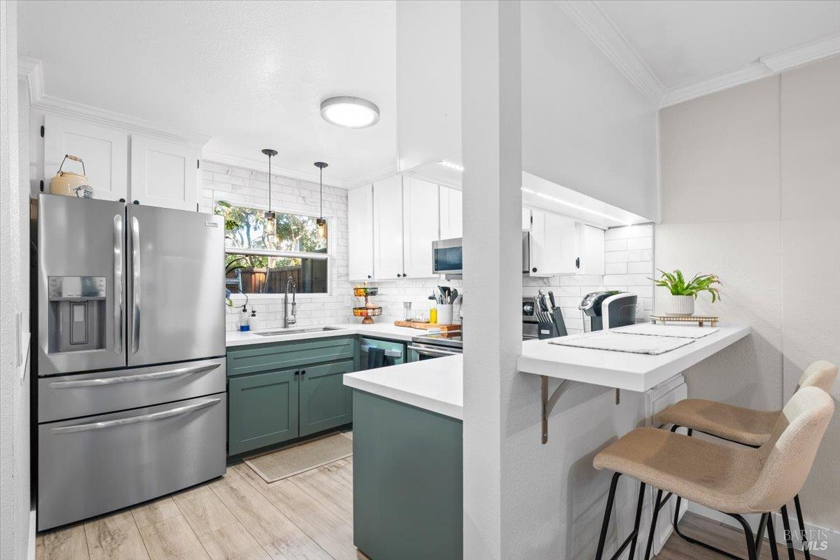 711 Racquet Club Circle