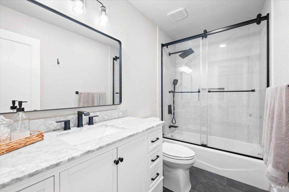 711 Racquet Club Circle