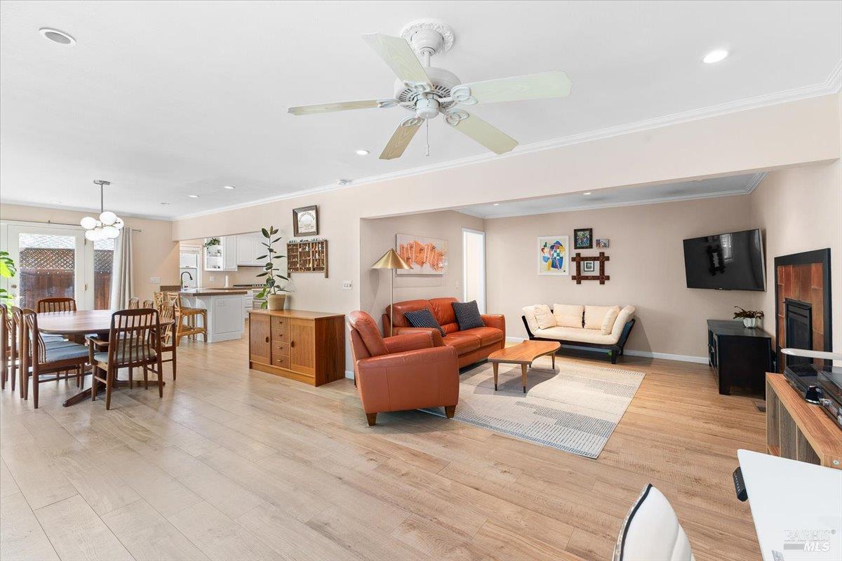 416 Tanglewood Court