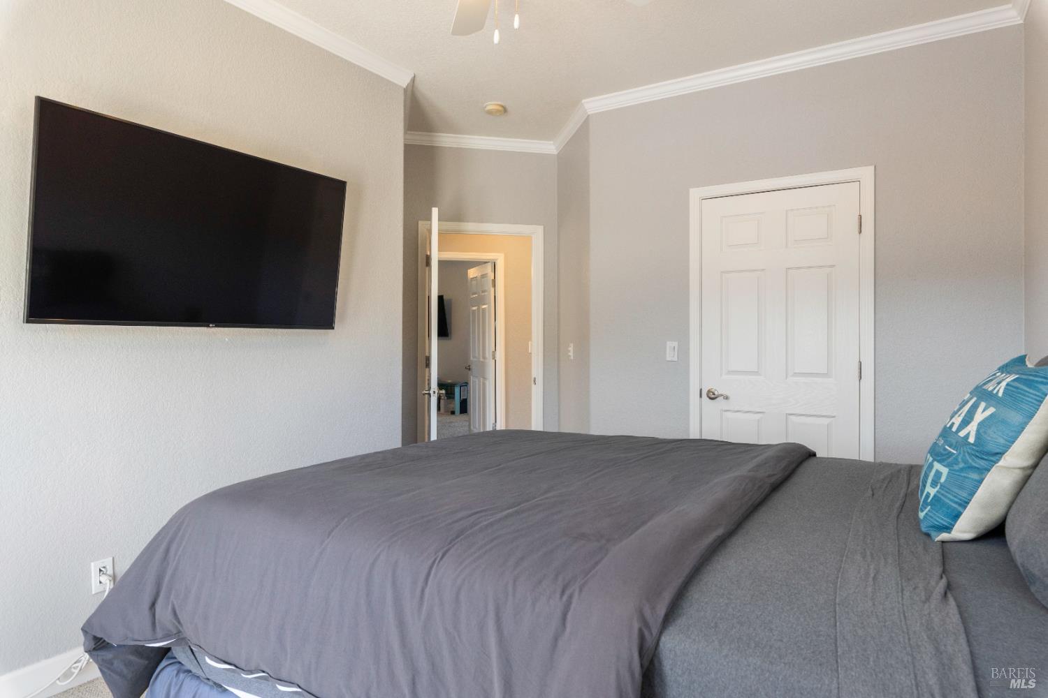 11115 Lakeshore Drive