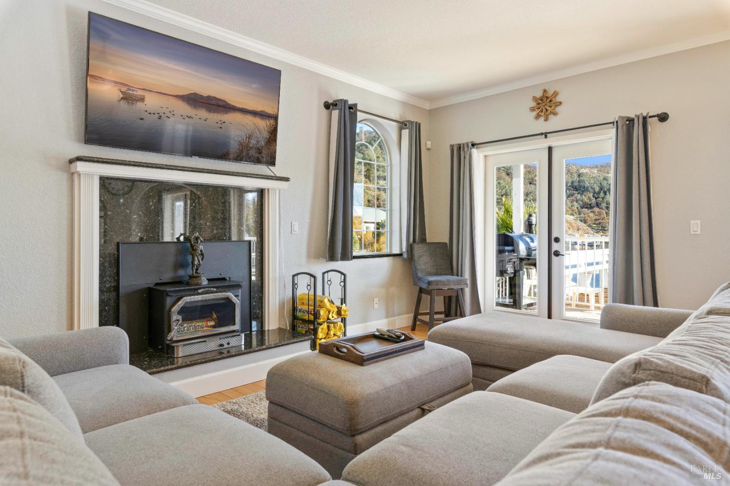 11115 Lakeshore Drive