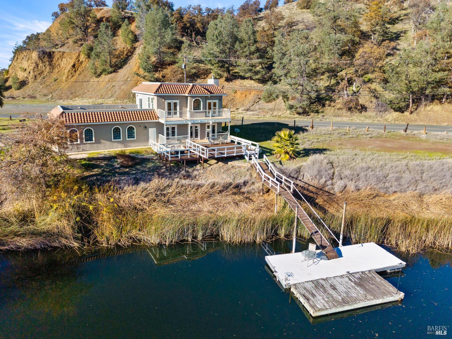 1115 Lakeshore Drive
