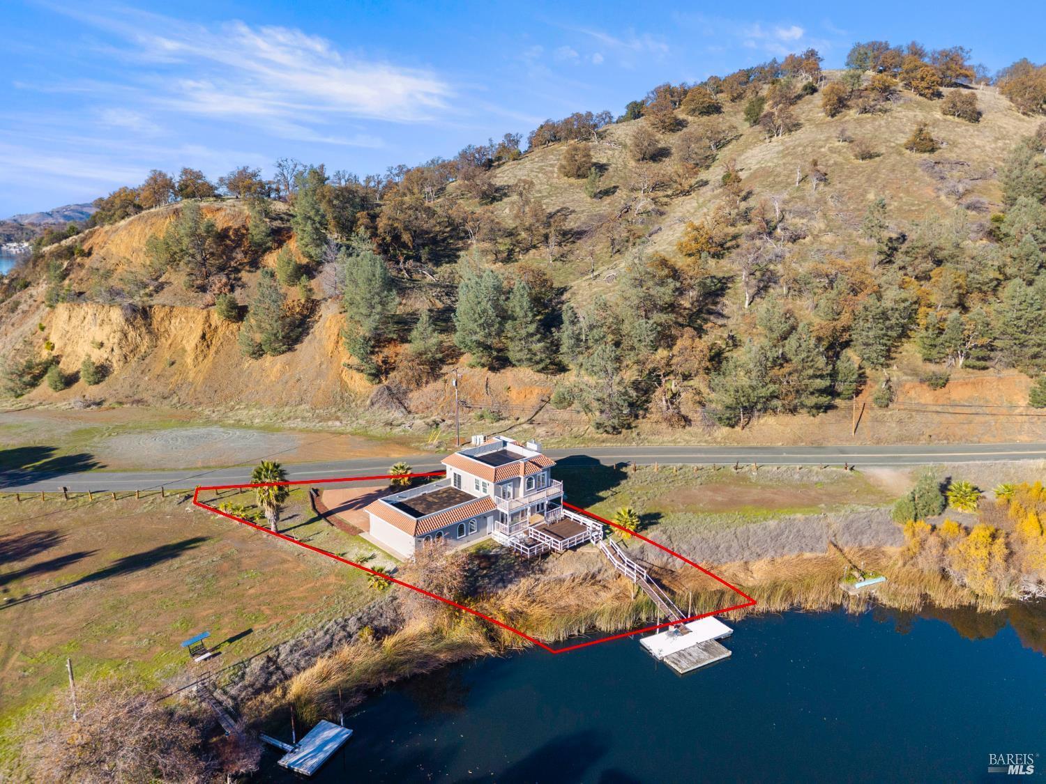 1115 Lakeshore Drive