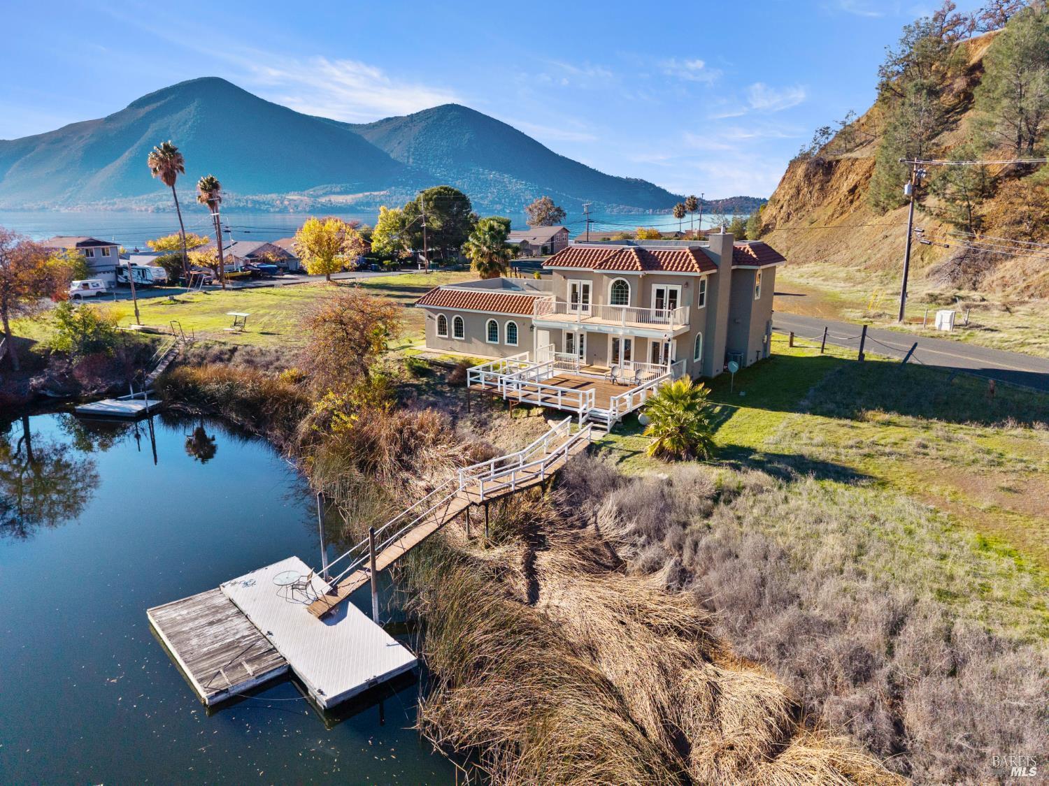 1115 Lakeshore Drive