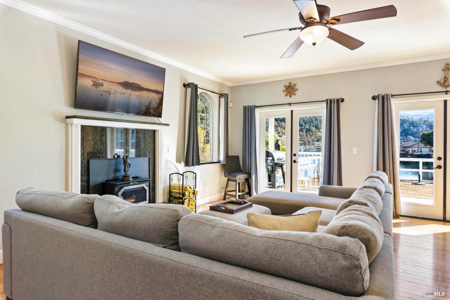 1115 Lakeshore Drive