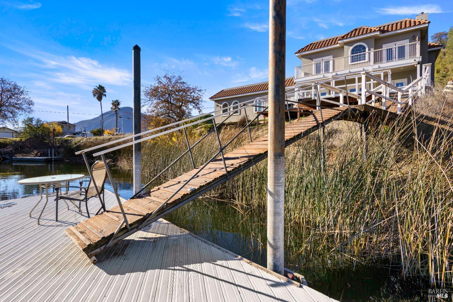1115 Lakeshore Drive