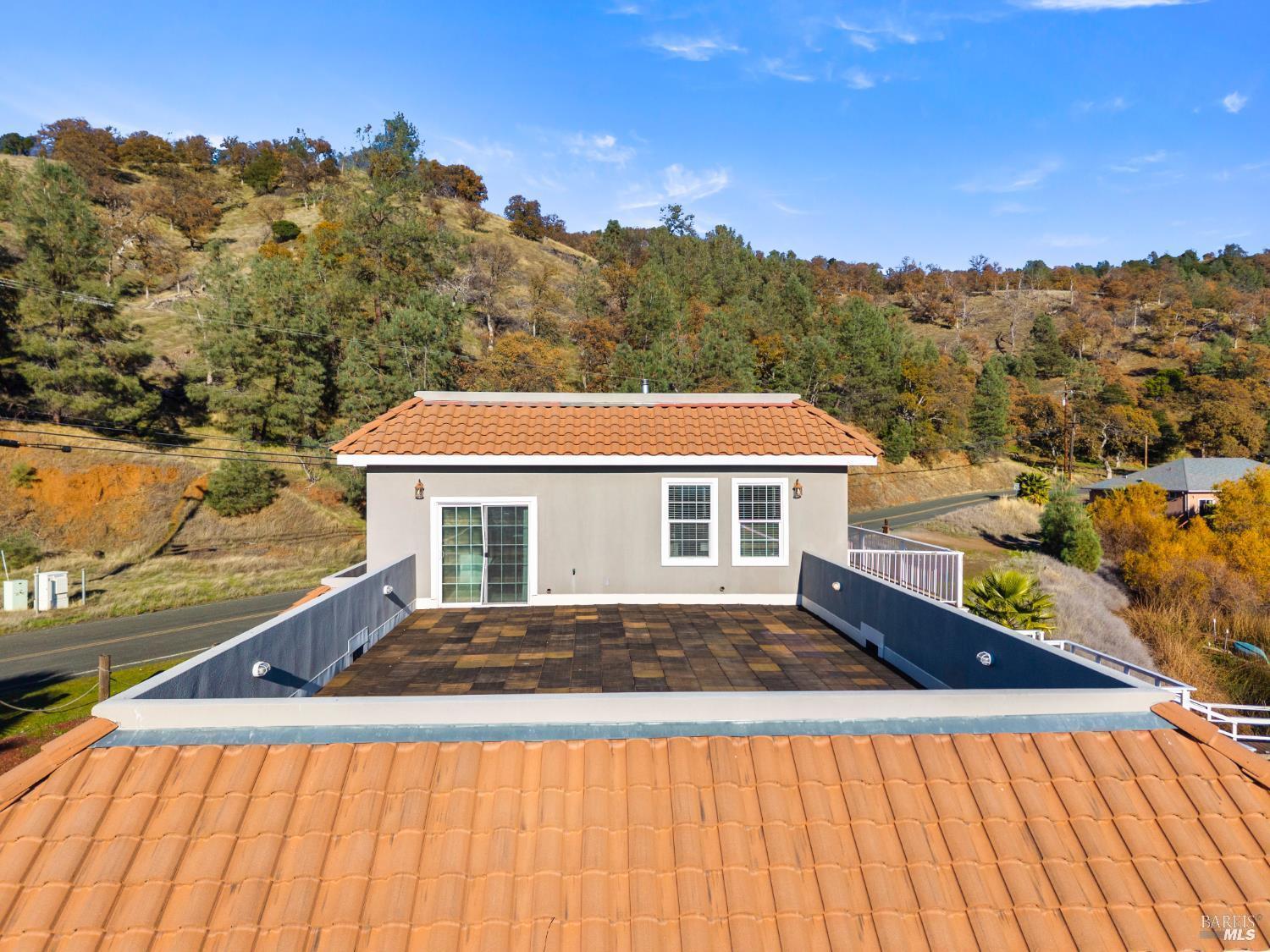 1115 Lakeshore Drive