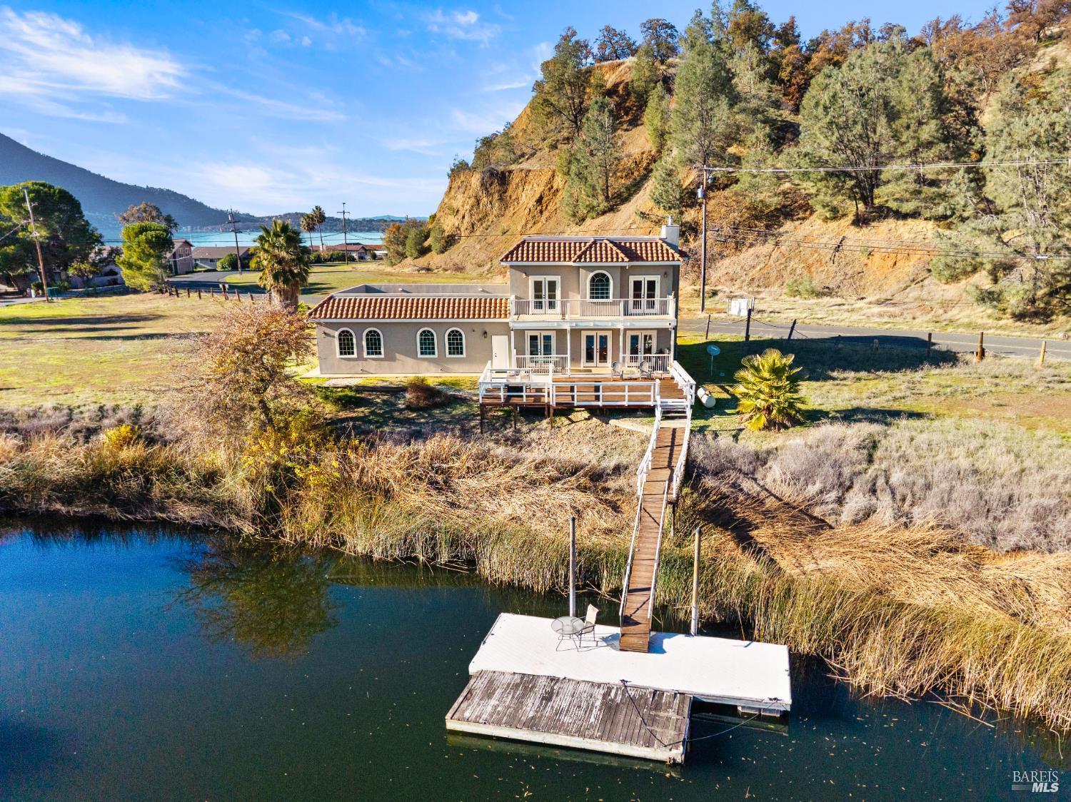 1115 Lakeshore Drive