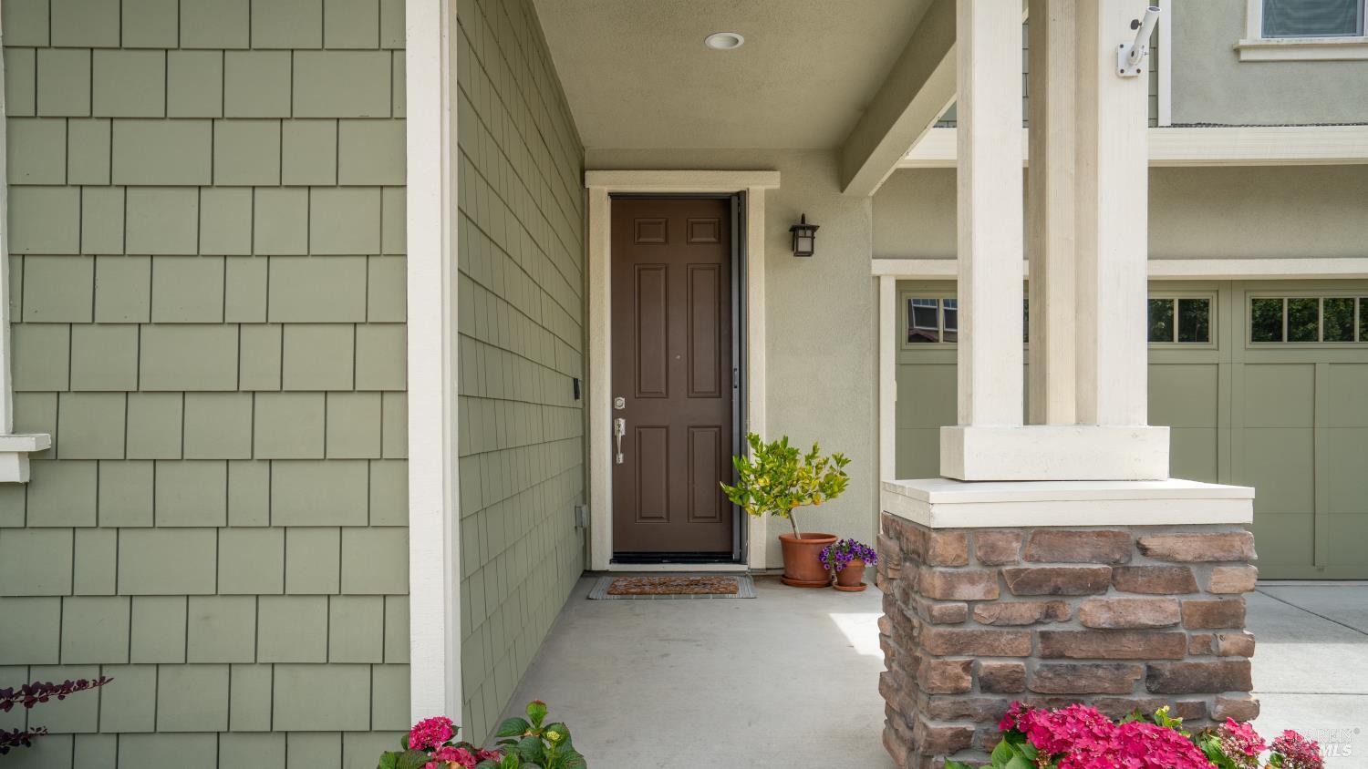 1417 Sylvia Way
