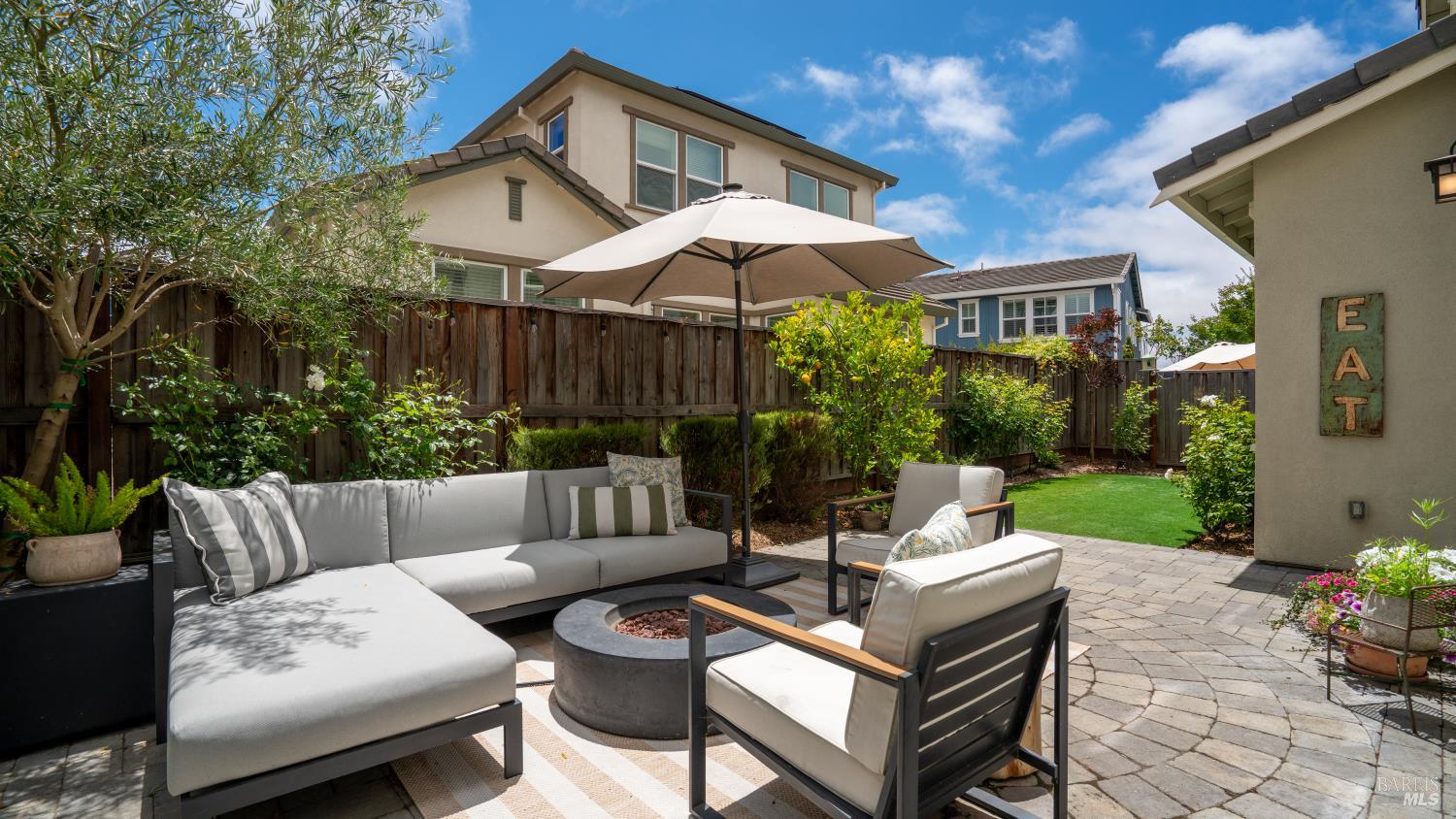 1417 Sylvia Way