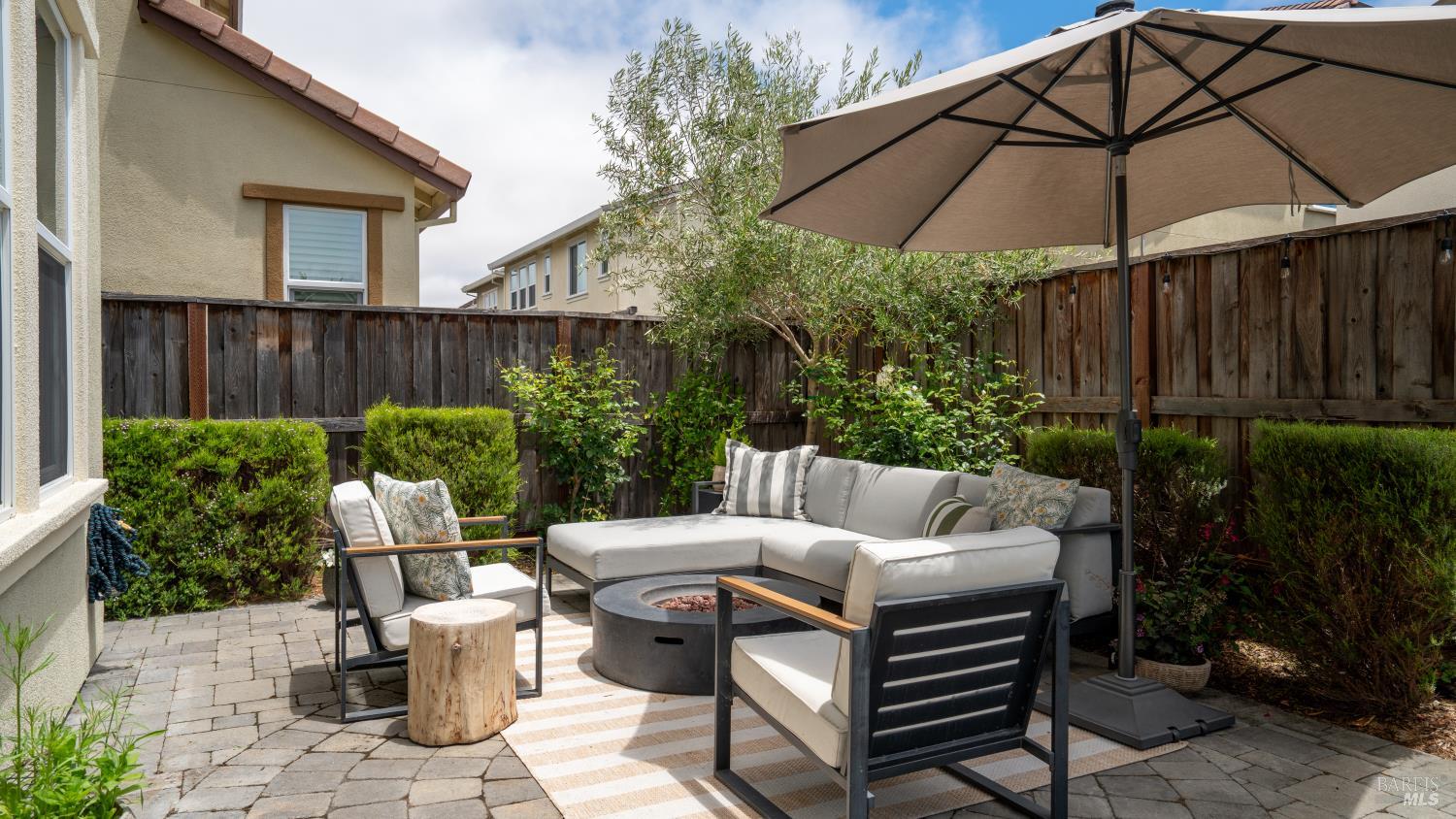 1417 Sylvia Way