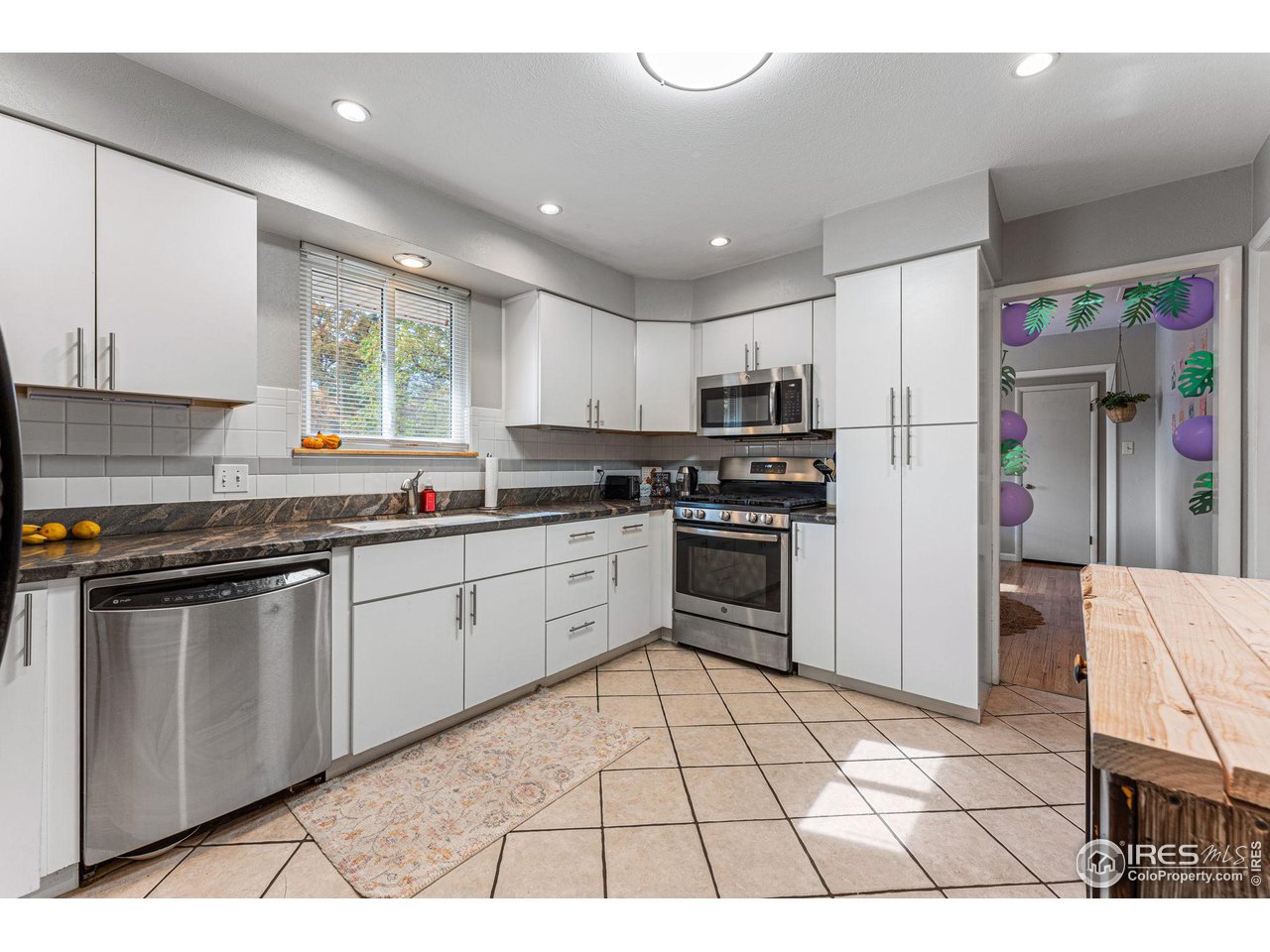 2025 Grape Ave