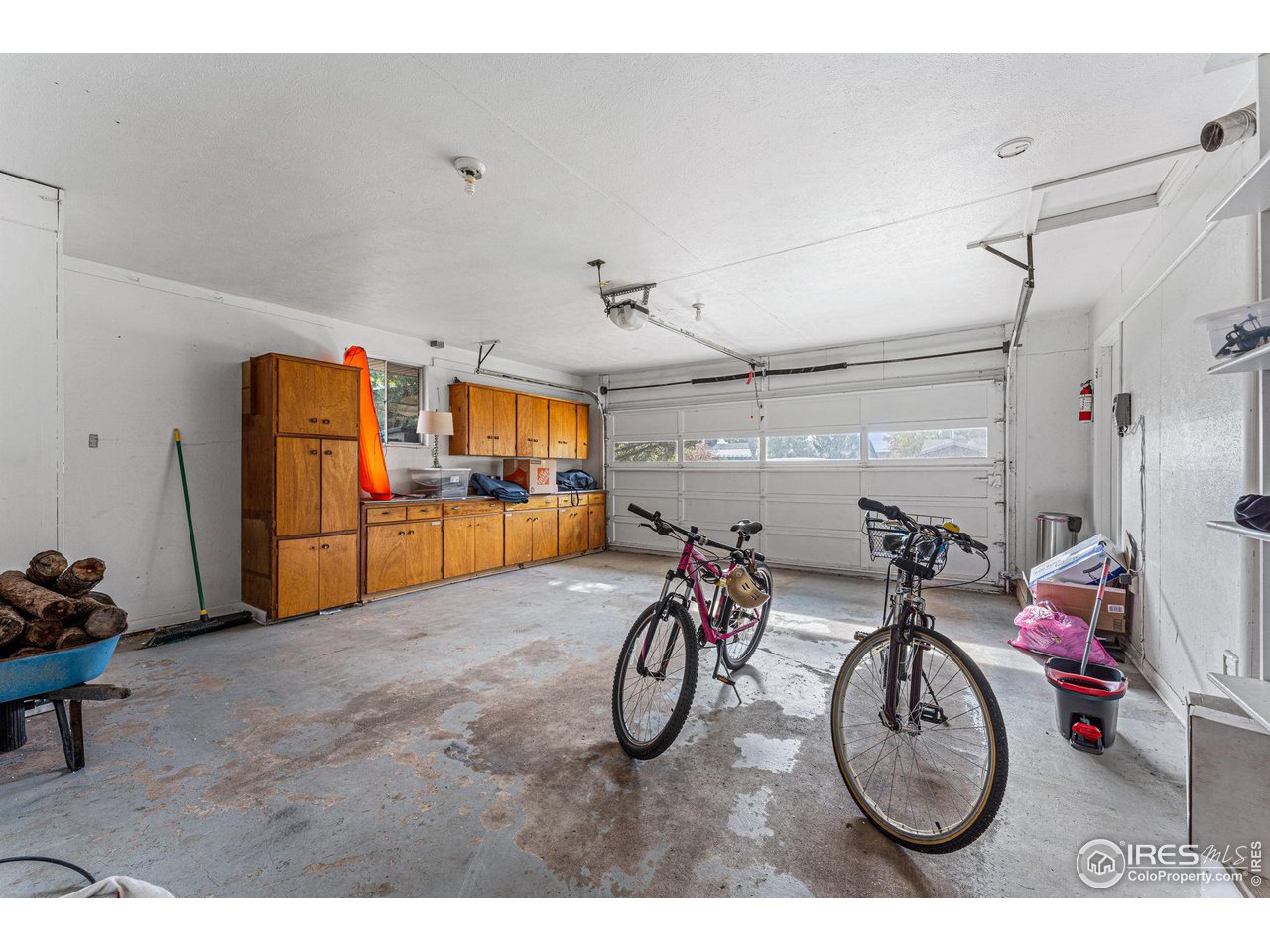 2025 Grape Ave