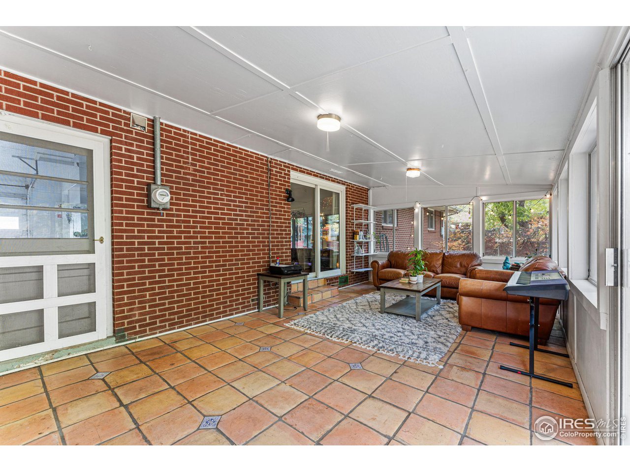 2025 Grape Ave